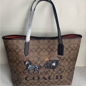 Coach Brown Tote with Black Handles and Orange Lining Fashion❤️🎉🎉🎉🎉